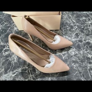BCBG Pointed toe Pump